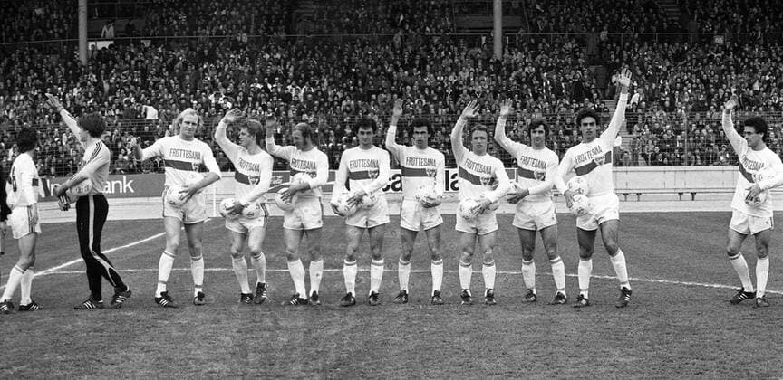 05 03 77 VfB Stuttgart FC Augsburg Germany, Stuttgart, 05 03 1977, Football, 2 Bundesliga, VfB Stuttgart FC Augsburg 4 1 v l Hermann Ohlicher, Helmut Roleder, Dieter Hoeneß, Karlheinz Förster, Erwin Hadewicz, Bernd Martin, Ottmar Hitzfeld, Klaus Dieter Jank, Dragan Holcer, Hansi Müller, Markus Elmer all VfB Stuttgart