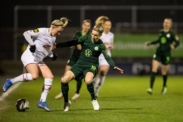 FLYERALARM Women Football Bundesliga, 1 FC Koeln VfL Wolfsburg 11 03 2022 Marith Mueller Priessen 4, 1 FC Koeln , Svenja Huth 10, VfL Wolfsburg FLYERALARM Women Football Bundesliga, 1 FC Koeln VfL Wolfsburg, Koeln, Geissbockheim DFB REGULATIONS PROHIBIT ANY USE OF PHOTOGRAPHS AS IMAGE SEQUENCES AND OR QUASI VIDEO Copyright: xBEAUTIFULxSPORTS Wunderlx