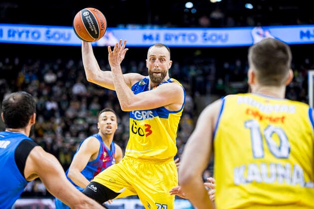 2022-03-11 Kaunas Lithuania. Zalgiris Kaunas plays Euroleague game vs Barcelona in Zalgiris arena on 11 of March 2022. Instead of traditional green white, Lithuanian players are dressed in blue yellow shirts supporting Ukraine s fight against Russian invasion.Arturas Milaknis A16I9820  Copyright: xRokasxLukoseviciusx Euroleague basketball