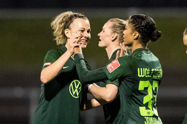 FLYERALARM Women Football Bundesliga, 1 FC Koeln VfL Wolfsburg 11 03 2022 Cheer to 0 1 by Sveindis Jonsdottir 32, VfL Wolfsburg FLYERALARM Women Football Bundesliga, 1 FC Koeln VfL Wolfsburg, Koeln, Geissbockheim DFB REGULATIONS PROHIBIT ANY USE OF PHOTOGRAPHS AS IMAGE SEQUENCES AND OR QUASI VIDEO Copyright: xBEAUTIFULxSPORTS Wunderlx