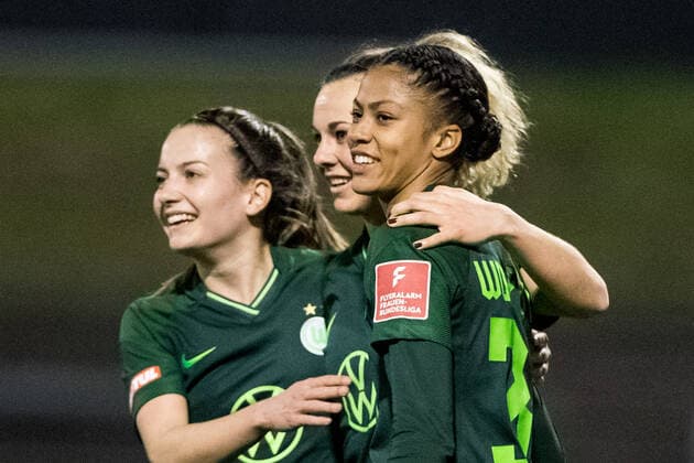 FLYERALARM Women Football Bundesliga, 1 FC Koeln VfL Wolfsburg 11 03 2022 Cheers to 0 2 by Sveindis Jonsdottir 32, VfL Wolfsburg FLYERALARM Women Football Bundesliga, 1 FC Koeln VfL Wolfsburg, Koeln, Geissbockheim DFB REGULATIONS PROHIBIT ANY USE OF PHOTOGRAPHS AS IMAGE SEQUENCES AND OR QUASI VIDEO Copyright: xBEAUTIFULxSPORTS Wunderlx
