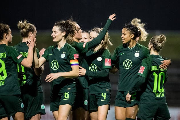 FLYERALARM Women Football Bundesliga, 1 FC Koeln VfL Wolfsburg 11 03 2022 Cheers to 0 2 by Sveindis Jonsdottir 32, VfL Wolfsburg FLYERALARM Women Football Bundesliga, 1 FC Koeln VfL Wolfsburg, Koeln, Geissbockheim DFB REGULATIONS PROHIBIT ANY USE OF PHOTOGRAPHS AS IMAGE SEQUENCES AND OR QUASI VIDEO Copyright: xBEAUTIFULxSPORTS Wunderlx