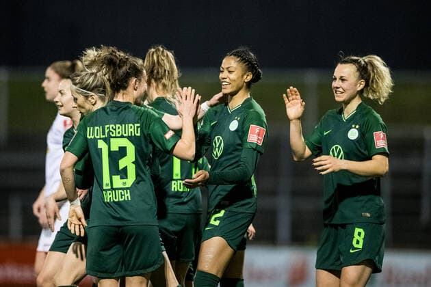 FLYERALARM Women Football Bundesliga, 1 FC Koeln VfL Wolfsburg 11 03 2022 Cheers to 0 2 by Sveindis Jonsdottir 32, VfL Wolfsburg FLYERALARM Women Football Bundesliga, 1 FC Koeln VfL Wolfsburg, Koeln, Geissbockheim DFB REGULATIONS PROHIBIT ANY USE OF PHOTOGRAPHS AS IMAGE SEQUENCES AND OR QUASI VIDEO Copyright: xBEAUTIFULxSPORTS Wunderlx