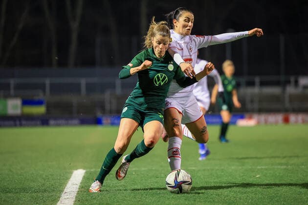 Flyeralarm Frauen Bundesliga 2021 2022, 1 FC Köln VFL Wolfsburg Tabea Waßmuth VfL, 28 , Francesca CalÃ² FC, 2 Köln Franz Kremer Stadion, Rasenplatz Nordrhein Westfalen Germany