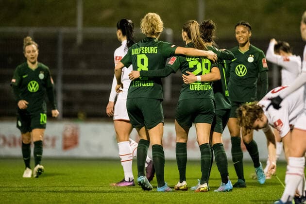 FLYERALARM Women Football Bundesliga, 1 FC Koeln VfL Wolfsburg 11 03 2022 Cheers to 0 3 by Tabea Wassmuth 28, VfL Wolfsburg FLYERALARM Women Football Bundesliga, 1 FC Koeln VfL Wolfsburg, Koeln, Geissbockheim DFB REGULATIONS PROHIBIT ANY USE OF PHOTOGRAPHS AS IMAGE SEQUENCES AND OR QUASI VIDEO Copyright: xBEAUTIFULxSPORTS Wunderlx