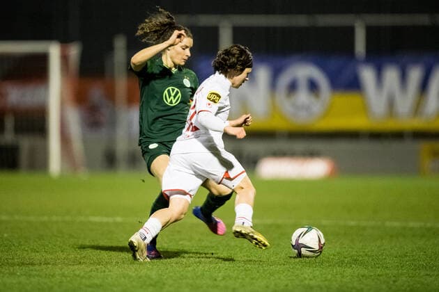 FLYERALARM Women Football Bundesliga, 1 FC Koeln VfL Wolfsburg 11 03 2022 Alicia Gudorf 12, 1 FC Koeln , Dominique Janssen 6, VfL Wolfsburg FLYERALARM Women Football Bundesliga, 1 FC Koeln VfL Wolfsburg, Koeln, Geissbockheim DFB REGULATIONS PROHIBIT ANY USE OF PHOTOGRAPHS AS IMAGE SEQUENCES AND OR QUASI VIDEO Copyright: xBEAUTIFULxSPORTS Wunderlx