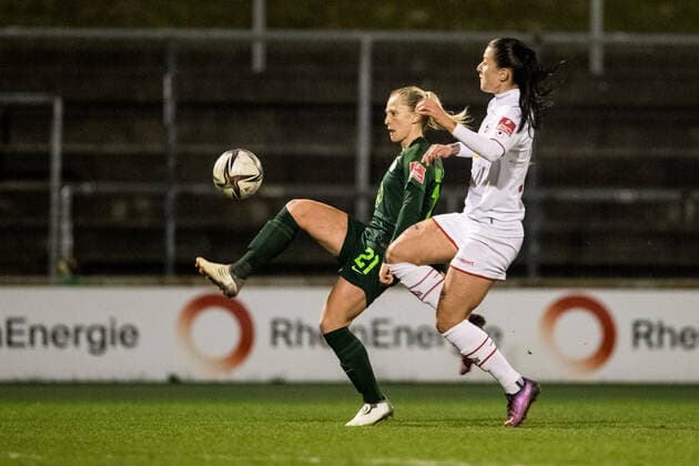 FLYERALARM Women Football Bundesliga, 1 FC Koeln VfL Wolfsburg 11 03 2022 Rebecka Blomqvist 21, VfL Wolfsburg , Francesca Calo 2, 1 FC Koeln FLYERALARM Women Football Bundesliga, 1 FC Koeln VfL Wolfsburg, Koeln, Geissbockheim DFB REGULATIONS PROHIBIT ANY USE OF PHOTOGRAPHS AS IMAGE SEQUENCES AND OR QUASI VIDEO Copyright: xBEAUTIFULxSPORTS Wunderlx