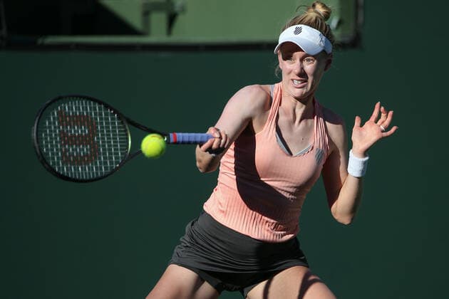 INDIAN WELLS, CA - MARCH 11: Alison Riske (USA) hits a forehand during the BNP Paribas Open on March 11, 2022 at Indian Wells Tennis Garden in Indian Wells, CA. (Photo by George Walker Icon Sportswire) TENNIS: MAR 11 BNP Paribas Open Icon220311067