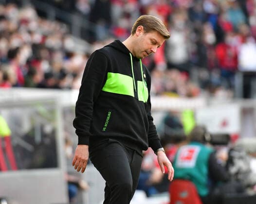 12 03 2022, xblx, football 1 Bundesliga, SC Freiburg VfL Wolfsburg emspor, v l coach Florian Kohfeldt VfL Wolfsburg , disappointed, disappointed looking, dissapointed DFL DFB REGULATES PROHIBIT ANY USE OF PHOTOGRAPHS as IMAGE SEQUENCES and or QUASI VIDEO Freiburg