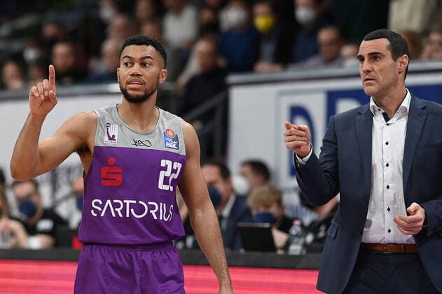 BG Göttingen medi Bayreuth 12 03 2022, Basketball Bundesliga, 2021 2022 season, 25 match day, BG Göttingen medi Bayreuth Göttingens Stephen Brown l and Göttingens coach Roel Moors Göttingen Lower Saxony Germany.