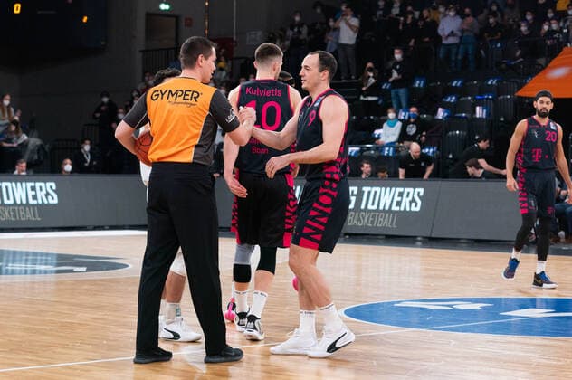 easyCredit Basketball Bundesliga, Hamburg Towers vs Telekom Baskets Bonn, Hamburg, 29 10 2021 easyCredit Basketball Bundesliga, Hamburg Towers vs Telekom Bskets Bonn, Karsten Tadda 9 Telekom Baskets Bonn Copyright: xBEAUTIFULxSPORTS Mohwinkelx