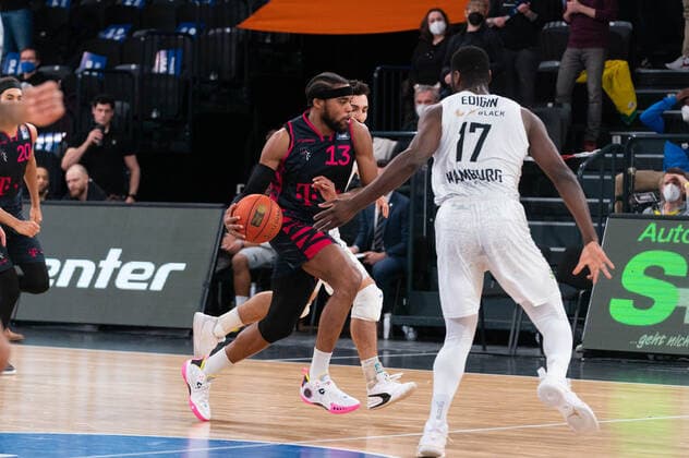 easyCredit Basketball Bundesliga, Hamburg Towers vs Telekom Baskets Bonn, Hamburg, 29 10 2021 easyCredit Basketball Bundesliga, Hamburg Towers vs Telekom Bskets Bonn, Javontae Hawkins 13 Telekom Baskets Bonn Copyright: xBEAUTIFULxSPORTS Mohwinkelx
