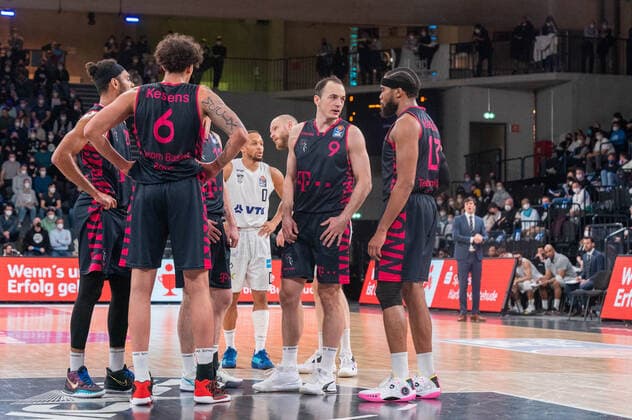 easyCredit Basketball Bundesliga, Hamburg Towers vs Telekom Baskets Bonn, Hamburg, 29 10 2021 easyCredit Basketball Bundesliga, Hamburg Towers vs Telekom Bskets Bonn, Karsten Tadda 9 Telekom Baskets Bonn Copyright: xBEAUTIFULxSPORTS Mohwinkelx