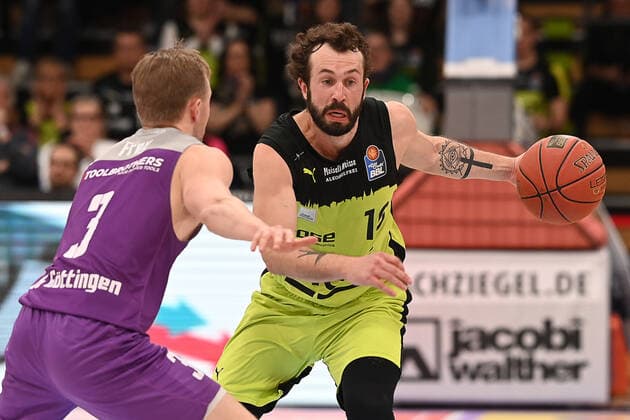 BG Göttingen medi Bayreuth 12 03 2022, Basketball Bundesliga, 2021 2022 season, 25 match day, BG Göttingen medi Bayreuths Terry Allen r plays Göttingens Harald Frey Göttingen Lower Saxony Germany