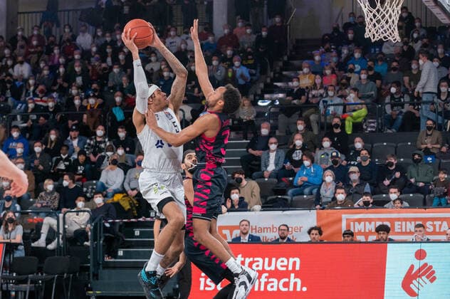 easyCredit Basketball Bundesliga, Hamburg Towers vs Telekom Baskets Bonn, Hamburg, 29 10 2021 easyCredit Basketball Bundesliga, Hamburg Towers vs Telekom Bskets Bonn, Caleb Homesley 5 Hamburg Towers Copyright: xBEAUTIFULxSPORTS Mohwinkelx