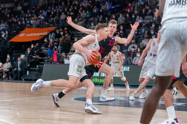 easyCredit Basketball Bundesliga, Hamburg Towers vs Telekom Baskets Bonn, Hamburg, 29 10 2021 easyCredit Basketball Bundesliga, Hamburg Towers vs Telekom Bskets Bonn, Justus Hollatz 21 Hamburg Towers Copyright: xBEAUTIFULxSPORTS Mohwinkelx