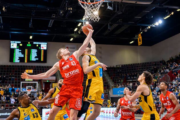 Ludwigsburg, Germany 12 March 2022 BBL 21 22 MHP Riesen Ludwigsburg vs Brose Bamberg v li Christian Sengfelder Bamberg , Jonas Wohlfarth Bottermann Ludwigsburg Ludwigsburg MHP Arena Baden Württemberg Germany