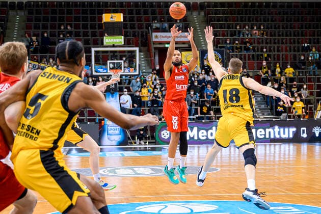 Ludwigsburg, Germany 12 March 2022 BBL 21 22 MHP Riesen Ludwigsburg vs Brose Bamberg Chris Dowe Bamberg , Jonas Wohlfarth Bottermann Ludwigsburg Ludwigsburg MHP Arena Baden Württemberg Germany