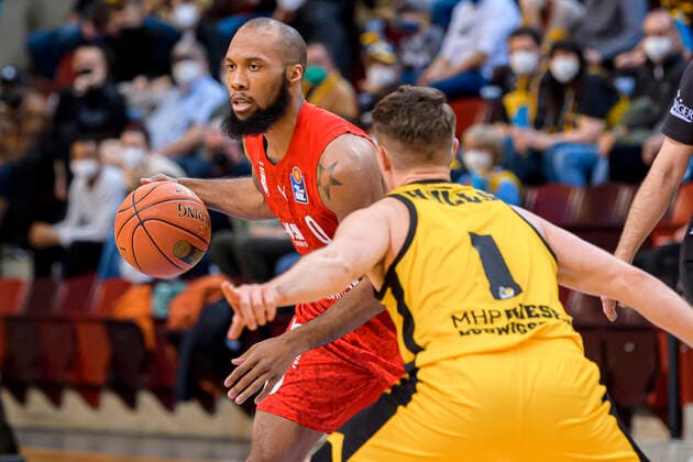 Ludwigsburg, Germany 12 March 2022 BBL 21 22 MHP Riesen Ludwigsburg vs Brose Bamberg Chris Dowe Bamberg , Jordan Hulls Ludwigsburg Ludwigsburg MHP Arena Baden Württemberg Germany