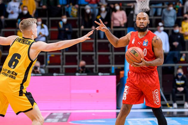 Ludwigsburg, Germany 12 March 2022 BBL 21 22 MHP Riesen Ludwigsburg vs Brose Bamberg v li Johannes Patrick Ludwigsburg , Chris Dowe Bamberg Ludwigsburg MHP Arena Baden Württemberg Germany