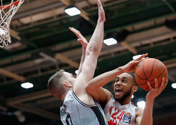 12 03 2022, Basketball, BBL, Hauptrunde, s Oliver Wuerzburg Hakro Merlins Crailsheim, GER, Wuerzburg, tectake Arena Picture from left Fabian Bleck Merlins and Cameron Hunt s Oliver Wuerzburg Copyright: HMBxMedia xHeikoxBecker
