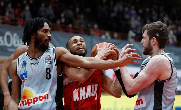 12 03 2022, Basketball, BBL, Hauptrunde, s Oliver Wuerzburg Hakro Merlins Crailsheim, GER, Wuerzburg, tectake Arena Picture from left Terrell Harris Merlins , Cameron Hunt s Oliver Wuerzburg and Jon Axel Gudmundsson Merlins Copyright: HMBxMedia xHeikoxBecker
