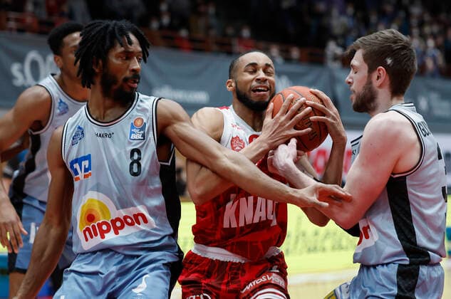 12 03 2022, Basketball, BBL, Hauptrunde, s Oliver Wuerzburg Hakro Merlins Crailsheim, GER, Wuerzburg, tectake Arena Picture from left Terrell Harris Merlins , Cameron Hunt s Oliver Wuerzburg and Jon Axel Gudmundsson Merlins Copyright: HMBxMedia xHeikoxBecker