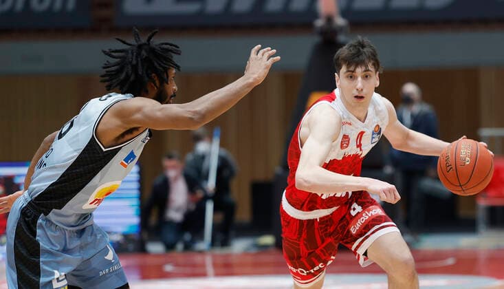 12 03 2022, Basketball, BBL, Hauptrunde, s Oliver Wuerzburg Hakro Merlins Crailsheim, GER, Wuerzburg, tectake Arena Picture f li Terrell Harris Merlins and Julius Boehmer s Oliver Wuerzburg Copyright: HMBxMedia xHeikoxBecker
