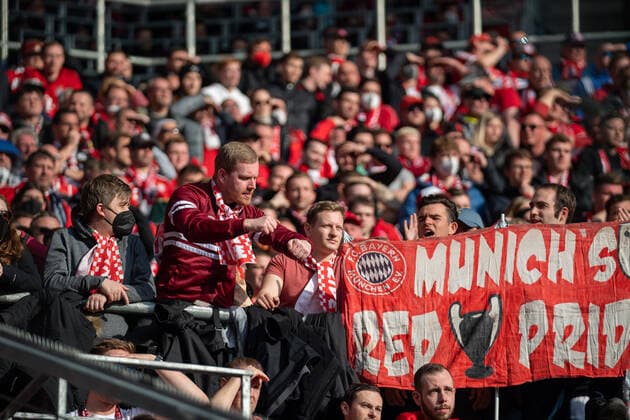 Fans FCB, GER, TSG 1899 Hoffenheim vs FC Bayern Muenchen, Football, Bundesliga, 26 Spieltag, Spielzeit 2021 2022, 12 03 2022, DFB DFL regulations prohibit any use of photographs as image sequences and or quasi video , GER, TSG 1899 Hoffenheim vs FC Bayern Muenchen, Football, Bundesliga, 26 Spieltag, Spielzeit 2021 2022, 12 03 2022 Sinsheim Copyright: xEibner-Pressefoto SaschaxWaltherx EP_EER