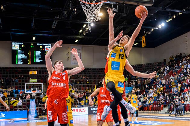Ludwigsburg, Germany 12 March 2022 BBL 21 22 MHP Riesen Ludwigsburg vs Brose Bamberg v li Omar Prewitt Bamberg , Jonah Radebaugh Ludwigsburg Ludwigsburg MHP Arena Baden Württemberg Germany