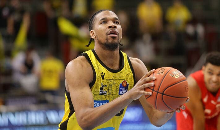 Ludwigsburg , Basketball easycredit BBL Bundesliga MHP Riesen Ludwigsburg vs Brose Bamberg , Justin Simon Giants ,