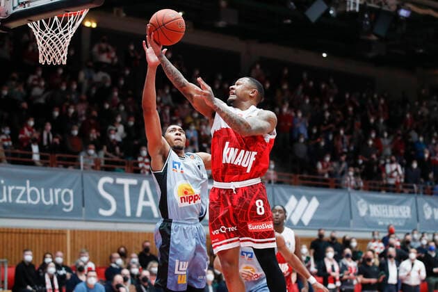 12 03 2022, s Oliver Wuerzburg vs HAKRO Merlins Crailsheim, easyCredit BBL, 25 Spieltag, GER, Wuerzburg, tectake Arena, In picture from left Jaren Lewis Merlins vs Charles Callison s Oliver Wuerzburg Copyright: HMBxMedia xJulienxBecker