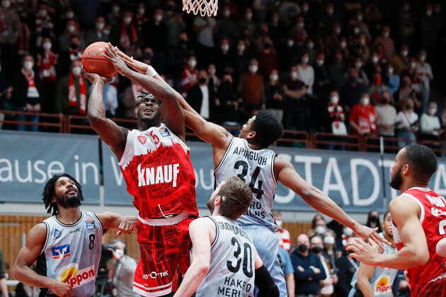 12 03 2022, s Oliver Wuerzburg vs HAKRO Merlins Crailsheim, easyCredit BBL, 25 Matchday, GER, Wuerzburg, tectake Arena, In picture from left Terrell Harris Merlins , Abdul Malik Abu s Oliver Wuerzburg , Jon Axel Gudmundsson Merlins and Richmond Aririguzoh Merlins Copyright: HMBxMedia xJulienxBecker
