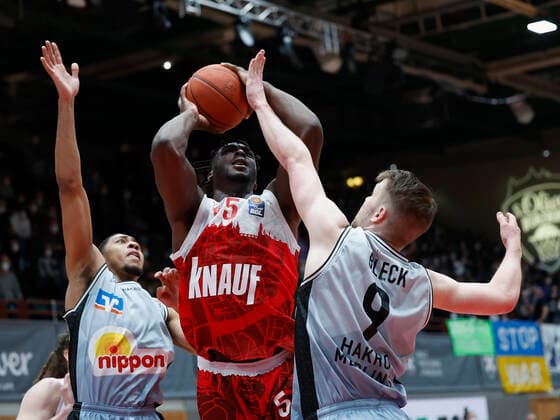 12 03 2022, Basketball, BBL, Hauptrunde, s Oliver Wuerzburg Hakro Merlins Crailsheim, GER, Wuerzburg, tectake Arena Picture from left Jaren Lewis Merlins , Abdul Makik Abu s Oliver Wuerzburg and Fabian Bleck Merlins Copyright: HMBxMedia xHeikoxBecker