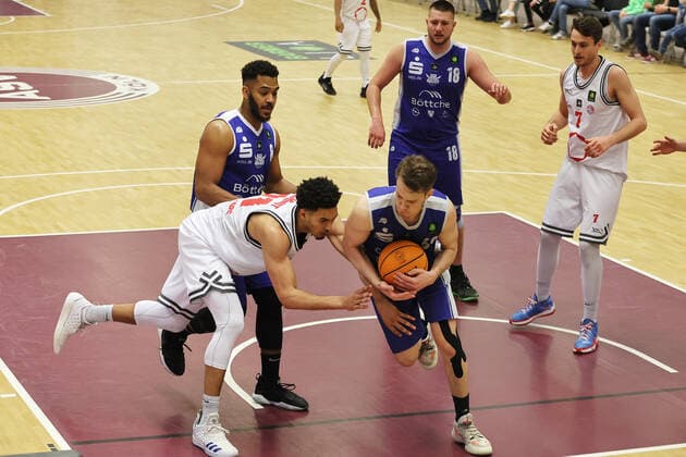 Rheinstars vs Eintracht Stahnsdorf Rheinstars Cologne vs Eintracht Stahnsdorf, basketball, BARMER 2 Basketball Bundesliga ProB, left Elijah Schmidt Rheinstars , 12 03 2022,