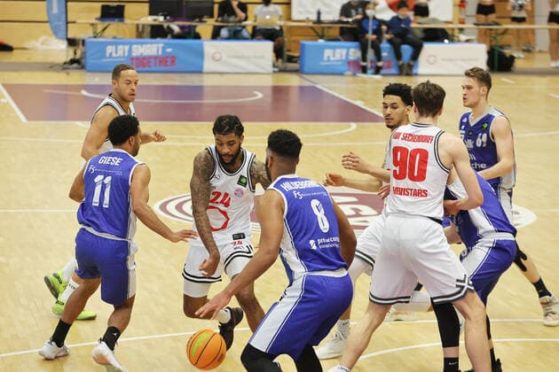 Rheinstars vs Eintracht Stahnsdorf Rheinstars Cologne vs Eintracht Stahnsdorf, Basketball, BARMER 2 Basketball Bundesliga ProB, Ron Mvouika Rheinstars , 12 03 2022,