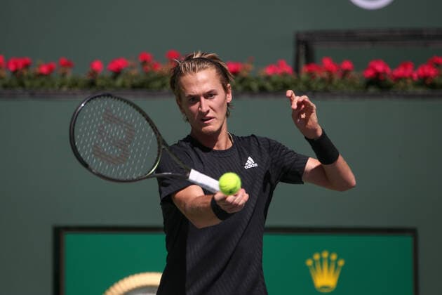 INDIAN WELLS, CA - MARCH 12: Sebastian Korda (USA) hits a forehand during the BNP Paribas Open on March 12, 2022 at Indian Wells Tennis Garden in Indian Wells, CA. (Photo by George Walker Icon Sportswire) TENNIS: MAR 12 BNP Paribas Open Icon220312026