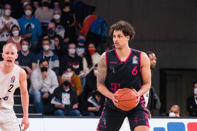 Basketball, 2022 season, easyCredit BBL, Hamburg Towers HAM Telekom Baskets Bonn BON , edel optics de Arena, 12 03 2022, 25 match day Michael Kessens 6, BON Hamburg Germany
