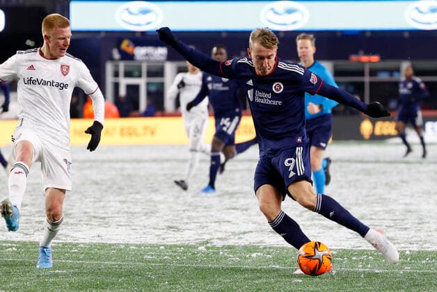 FOXBOROUGH, MA - MARCH 12: New England Revolution forward Adam Buksa (9) shoots during a match between the New England Revolution and Real Salt Lake on March 12, 2022, at Gillette Stadium in Foxborough, Massachusetts. (Photo by Fred Kfoury III Icon Sportswire) SOCCER: MAR 12 MLS, Fussball Herren, USA - Real Salt Lake at New England Revolution Icon482220312035