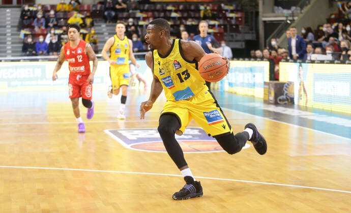 Ludwigsburg , Basketball easycredit BBL Bundesliga MHP Riesen Ludwigsburg vs Brose Bamberg , Yorman Polas Bartolo Giants ,