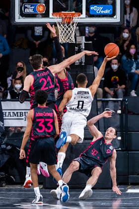 Leon Kratzer Bonn , Jeremy Morgan Bonn , Jaylon Brown Towers , Karsten Tadda Bonn 12 03 22, Hamburg, Hamburg Towers vs Telekom Baskets Bonn, easyCredit BBL, Basketball Bundesliga, 1 Liga, Saison 2021 2022, 25 Spieltag Â