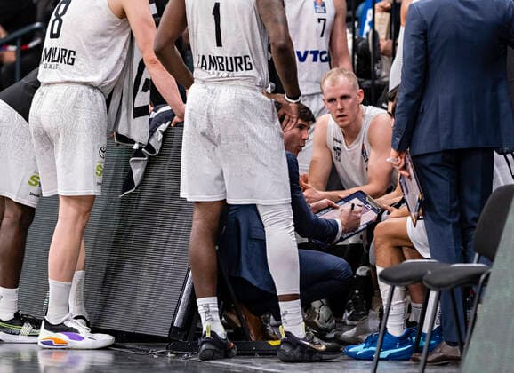 Head Coach Pedro Calles Towers , Seth Hinrichs Towers 12 03 22, Hamburg, Hamburg Towers vs Telekom Baskets Bonn, easyCredit BBL, Basketball Bundesliga, 1 Liga, Season 2021 2022, Matchday 25 Â
