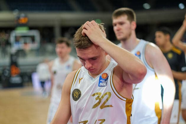 Arturs Zagars Basketball Loewen Braunschweig, 32 is visibly disappointed sadly dejected, MLP Academics Heidelberg vs Basketball Loewen Braunschweig, basketball, easyCredit Bundesliga, 25 match day, season 2021 2022, 12 03 2022, MLP Academics Heidelberg vs Basketball Loewen Braunschweig, basketball, easyCredit Bundesliga, 25 match day, season 2021 2022, 12 03 2022, Heidelberg Copyright: xEibner-Pressefotox EP_EER