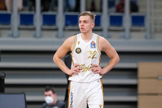 Arturs Zagars Basketball Loewen Braunschweig, 32 is visibly disappointed sadly dejected, MLP Academics Heidelberg vs Basketball Loewen Braunschweig, Basketball, easyCredit Bundesliga, 25 Spieltag, Saison 2021 2022, 12 03 2022, MLP Academics Heidelberg vs Basketball Loewen Braunschweig, Basketball, easyCredit Bundesliga, 25 Spieltag, Saison 2021 2022, 12 03 2022, Heidelberg Copyright: xEibner-Pressefotox EP_EER
