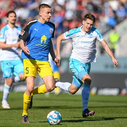 v li Filip Bilbija FC Ingolstadt, 35 Florian Flick Schalke, 17 in duel, duel, tackle, dynamics, action, action, 13 03 2022, Ingolstadt Germany , Football, 2 Bundesliga, FC Ingolstadt 04 FC Schalke 04, DFB DFL REGULATIONS PROHIBIT ANY USE OF PHOTOGRAPHS AS IMAGE SEQUENCES AND OR QUASI VIDEO xslx