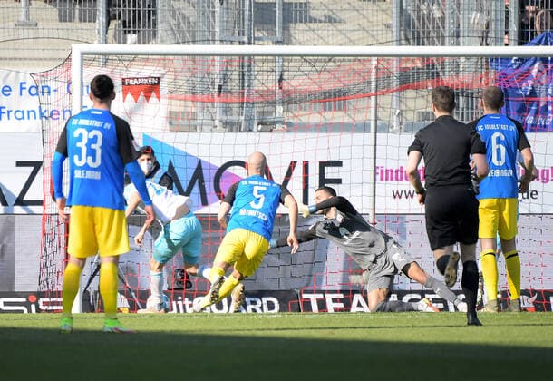 13 03 2022, xemx, football 2 Bundesliga, FC Ingolstadt FC Schalke 04 emspor, v l Dominick Drexler FC Schalke 04 Goal scored, scores the goal to 0 3 DFL DFB REGULATIONS PROHIBIT ANY USE OF PHOTOGRAPHS as IMAGE SEQUENCES and or QUASI VIDEO Ingolstadt