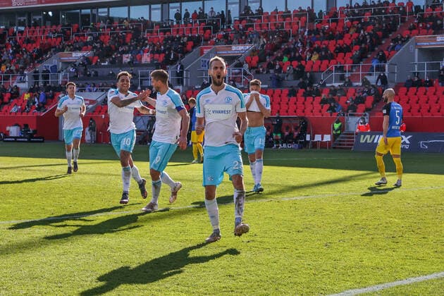 13 03 2022, football, 2021 2022 season, 2 Bundesliga, 26 matchday, FC Ingolstadt 04 FC Schalke 04, Dominick Drexler FC Schalke 04 cheers photo Tim Rehbein RHR FOTO Ingolstadt Audi Sportpark Bayern Bayern Germany xRHR FOTO TRx