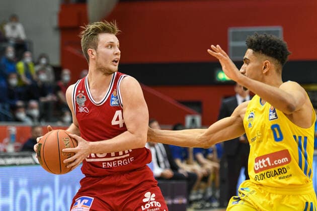 Bjarne Kraushaar, Maodo Lo 25 matchday, Basketball Bundesliga, Basketball season 2021 2022, Germany, easyCredit BBL, Germany, Giessen 46ers, giessen red, men, Jobstairs GIESSEN 46ers Alba Berlin, men, Berlin in yellow