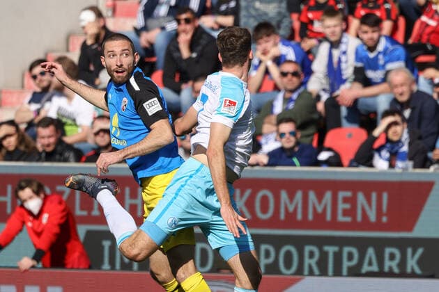 2 BL FC Ingolstadt 04 FC Schalke 04 duel fight for the ball Rico Preißinger 6, FCI Flick Florian 17 S04 2 Bundesliga FC Ingolstadt 04 season 2021 2022 FC Schalke 04