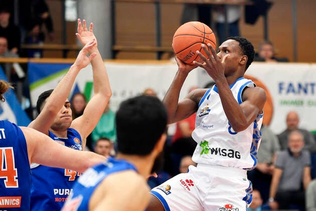 Basketball, 1 Bundesliga, season 2021 2022, catch-up game 15 matchday, SYNTAINICS MBC Mitteldeutscher Basketball Club Weissenfels vs Fraport Skyliners Frankfurt Main 13 03 2022 Brancou Badio Guard Skyliners Frankfurt, back number 8 right on the ball against Nikola Rebic Guard MBC Weissenfels, back number 44 left during the game Weißenfels vs Fraport Skyliners Frankfurt 13 03 2022 Weißenfels Sachsen Anhalt Germany Stadthalle Weißenfels